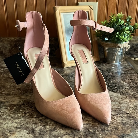 Forever 21 - Picture 2 of 4